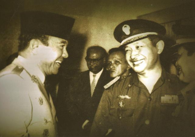 Mana Lebih Baik, Pemimpin seperti Soekarno atau Soeharto?