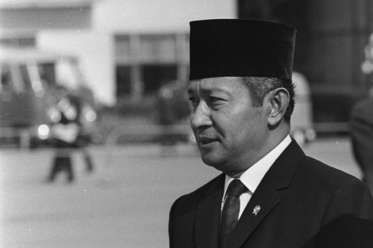 Mana Lebih Baik, Pemimpin seperti Soekarno atau Soeharto?