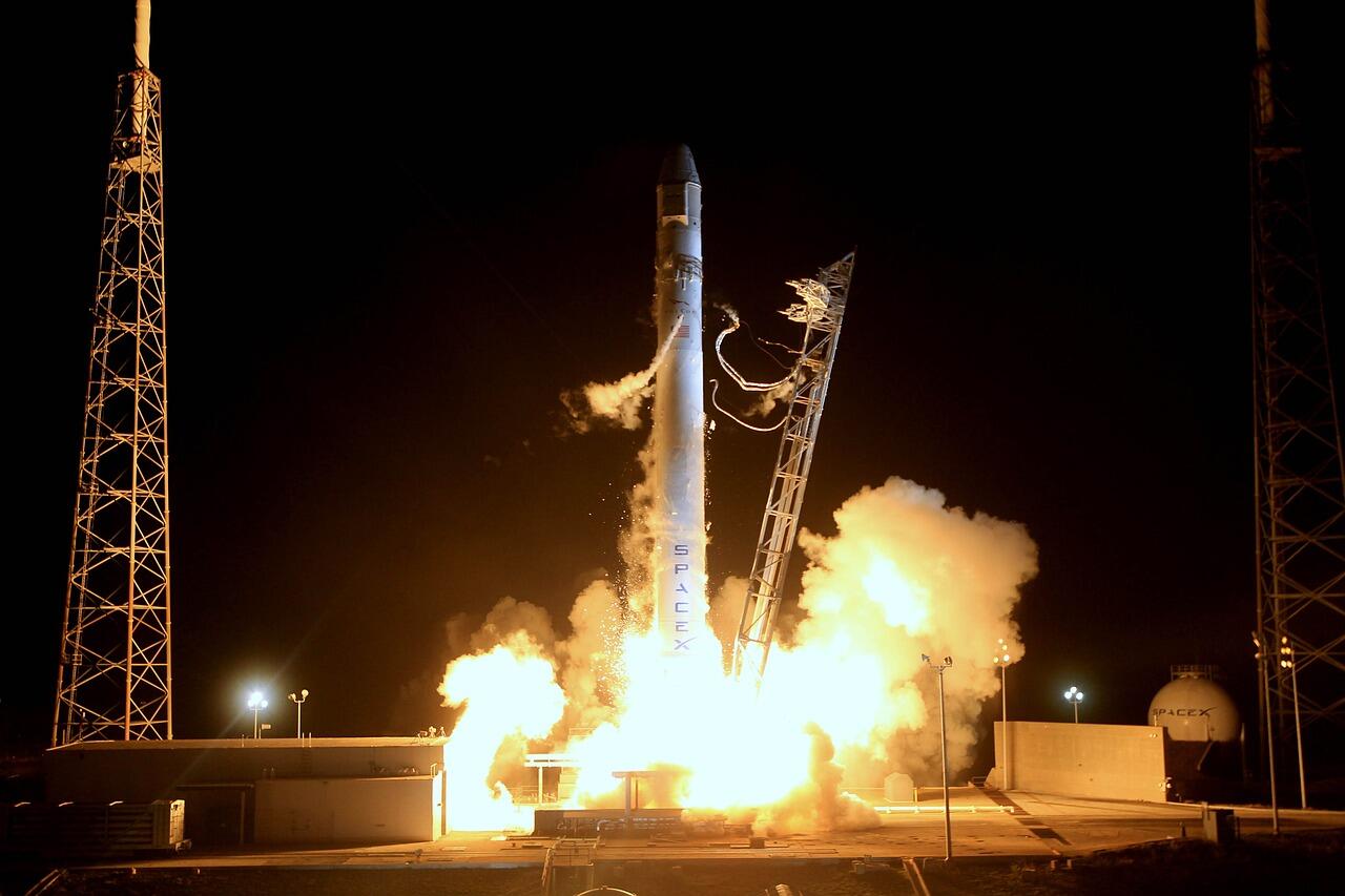 SpaceX Sukses Luncurkan Satelit Indonesia yang bernama Satelit Nusantara Satu