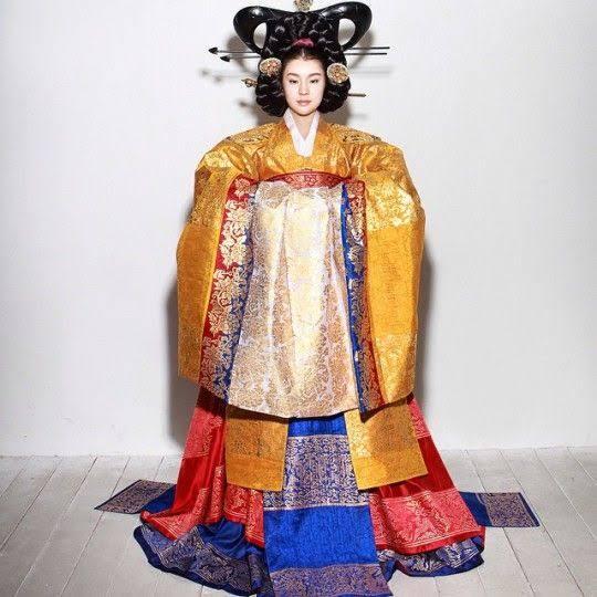 Yuk Mengenal lagi lebih dalam tentang HANBOK (Baju Tradisional Korea)