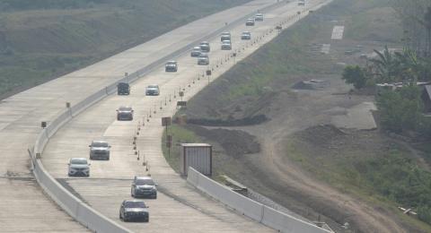 Makin Banyak Orang Kredit Mobil Karena Ada Tol Trans Jawa Proyek Jokowi