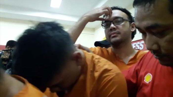 Kepada Ibunya, Sandy Tumiwa: Mama, Aku Tobat