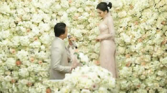 Setelah Tunjukkan Video Lamaran, Syahrini dan Reino Barack Pamer Foto Mesra Mereka