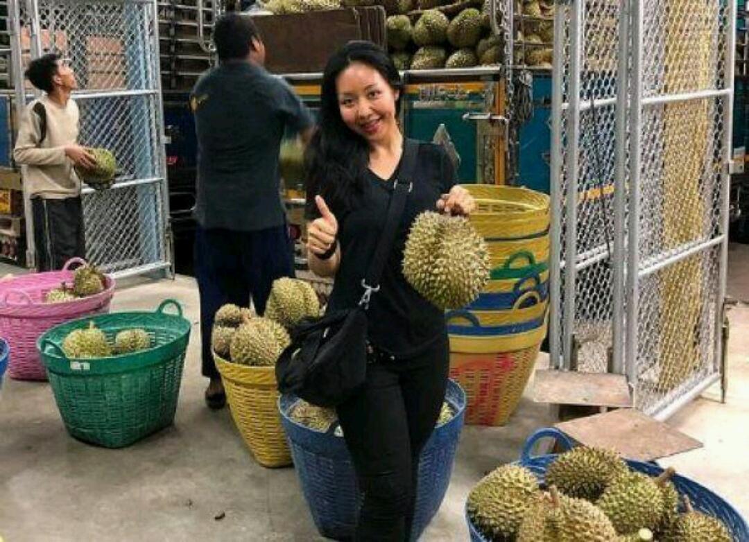 Petani Durian ini Tawarkan Rp4,4 Miliar Bagi Pria yang Bersedia Nikahi Putrinya