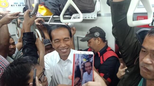 Jokowi Desak-desakan Naik KRL, Fahri Hamzah: Ya Ini Kan Musim Kampanye