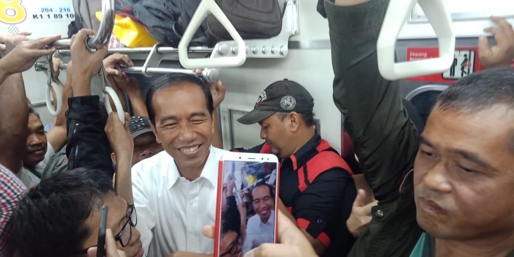 Intip Foto Pak Jokowi Naik KRL Sore Ini di Sini Gann ...