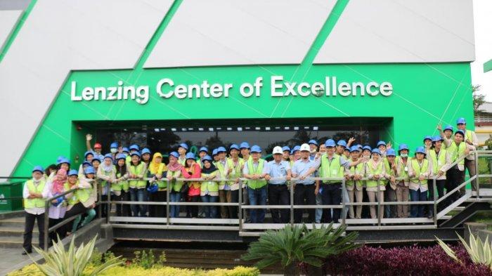 Pengajar dan Mahasiswa Universitas Sahid Kunjungi PT South Pacific Viscose