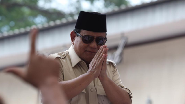 Prabowo Silaturahmi ke PP Persis dan Jumatan di Masjid Raya Bandung