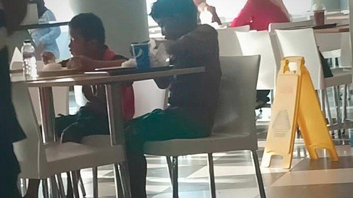 Fakta Terkait Viralnya Foto Dua Bocah Lusuh yang Makan di KFC Gorontalo