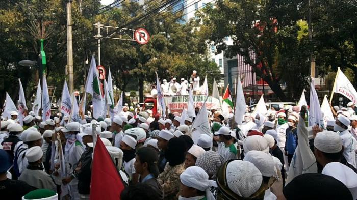 Siang Ini, FPI Demo Gedung DPRD DKI Tuntut Cabut Saham Bir PT Delta