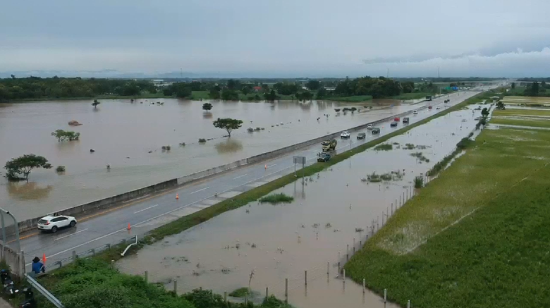 VIDEO : Banjir Tol Madiun, Jalan Tol Jadi Kolam