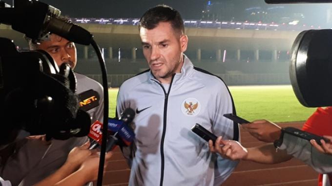Simon McMenemy Akan Padukan Pemain Senior-Yunior di Timnas Indonesia