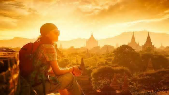 4 Cara Mudah Agar Tidak Kecopetan Saat Liburan, Taruh Tas di Tempat yang Aman