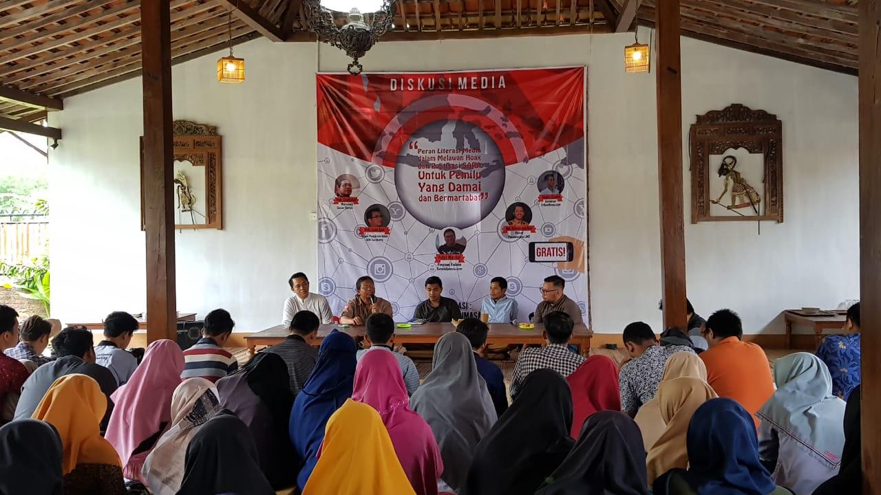 Forum Pegiat Medsos Independen, Pejuang Literasi Yang Gigih Melawan Hoax di Medsos