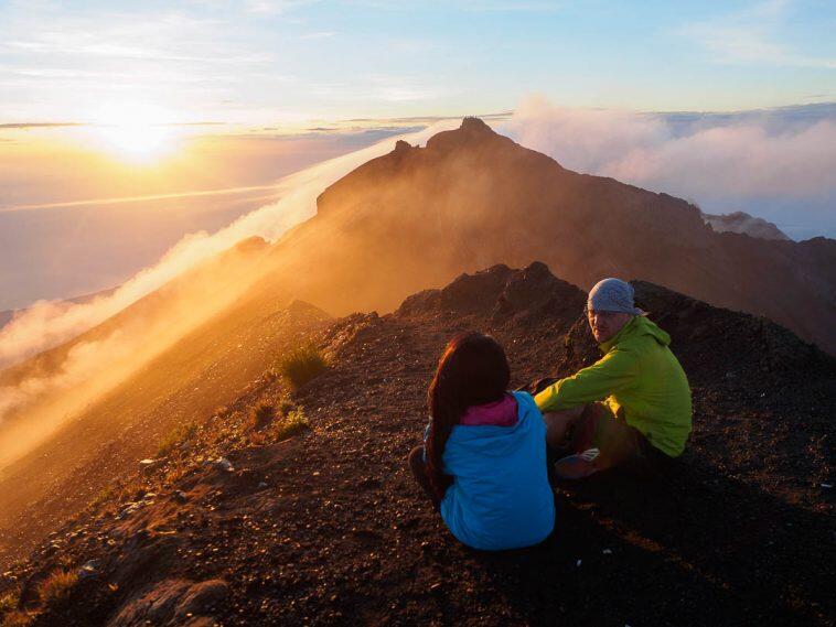 Perbedaan Antara Pendaki Gunung Sejati dan Pendaki Gunung Tukang Selfie