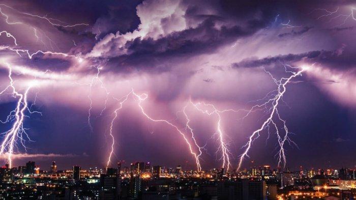 Peringatan Dini BMKG - Daftar Wilayah Berpotensi Cuaca Ekstrem Hari Ini 10 Maret 2019