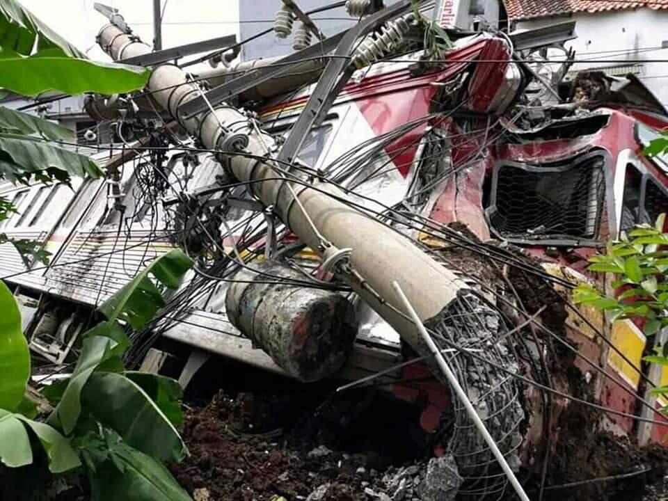 Breaking News,Commuter Line anjlok dibogor