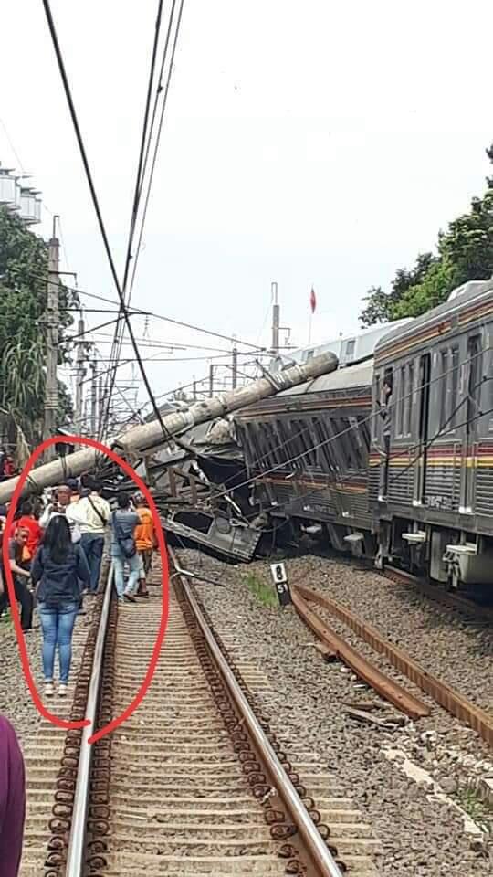 Breaking News,Commuter Line anjlok dibogor