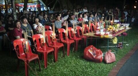 Saatnya Impian Jadi Nyata: Mengamati Budaya &quot;Hungry Ghost Festival&quot; Di Singapura