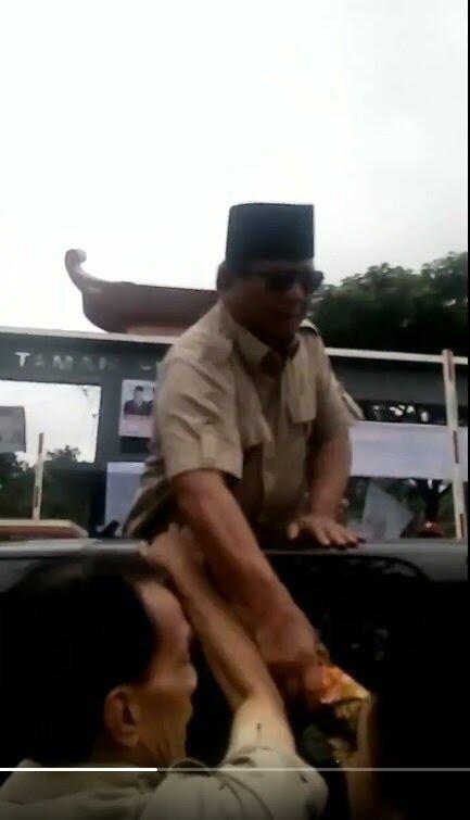 Viral Video Prabowo Marah Sampai Pukul Keamanan, Ini Penjelasan Jubir BPN

