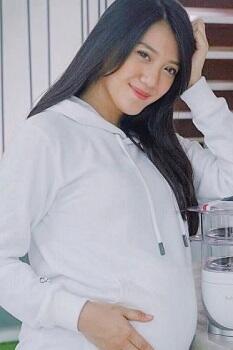 Berbadan Dua? Ga Menghalangi Sista Tampil Kece dan Stylish Kok!