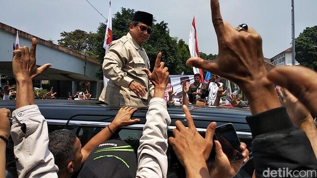 BPN Jelaskan Video Prabowo 'Dorong Kerumunan Orang': Itu Salaman