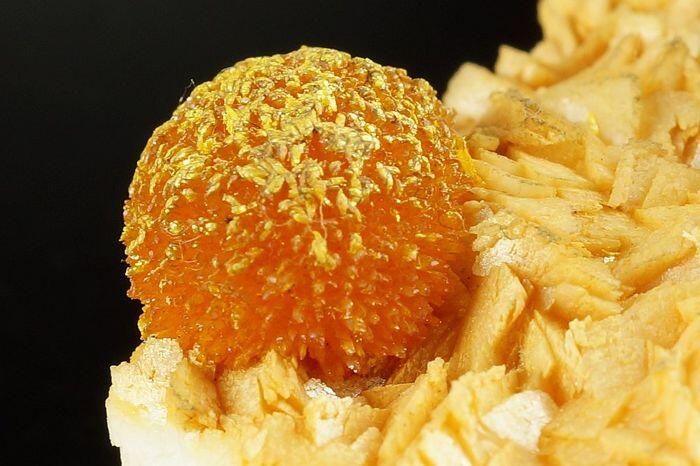 Orpiment Mineral Cantik Yang Mematikan