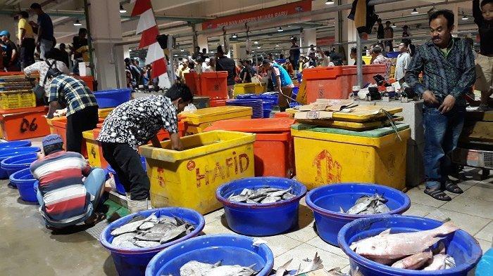 Jokowi Incar Kakap Merah di PIM Muara Baru