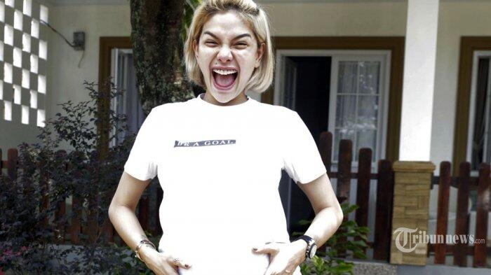 Ingin Melahirkan di Luar Negeri, Nikita Mirzani Minta Ditemani Vicky Nitinegoro