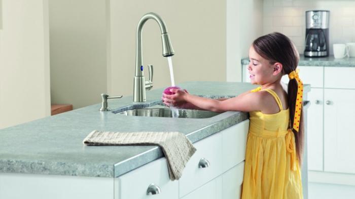 Cara Mensterilkan Wastafel di Rumah Agar Bebas Bakteri