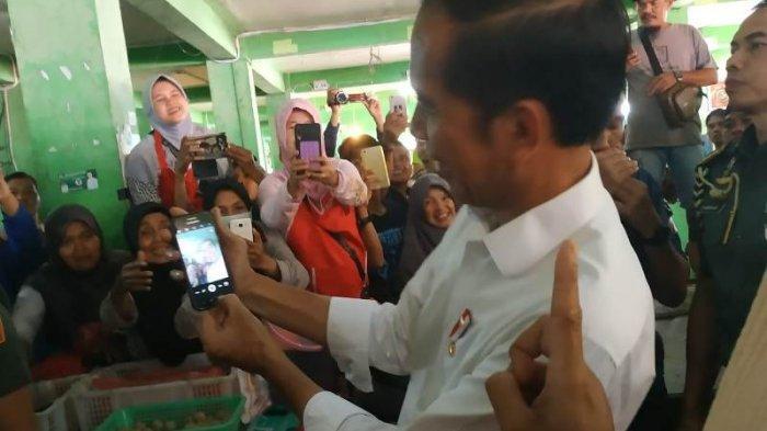 Jokowi: Jangan Sampai Dana PKH untuk Beli 'Make Up'