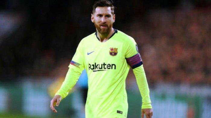 VIDEO - Lionel Messi Gocek Bek Lyon hingga Jatuh di Gol Ke-3 Barcelona