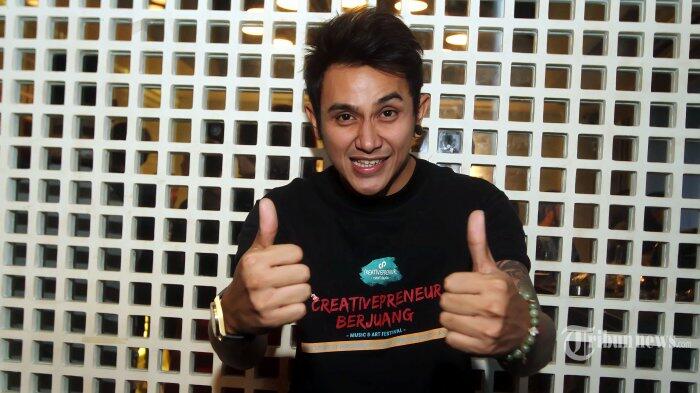 Nikita Mirzani Ajak Vicky Nitinegoro Saat Proses Persalinan