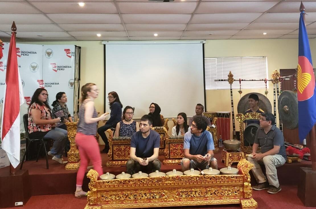 Kini Kursus Gamelan Bali Hadir di Peru