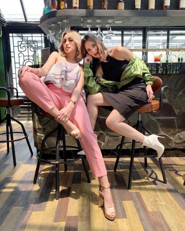 Ngehost Bareng, 10 Potret Mama Hits Nia Ramadhani & Jessica Iskandar