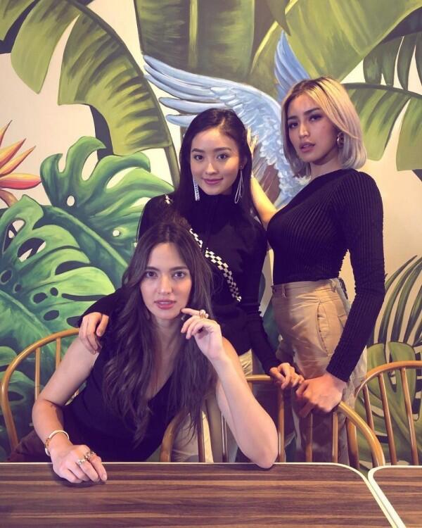 Ngehost Bareng, 10 Potret Mama Hits Nia Ramadhani & Jessica Iskandar