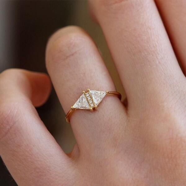 Kumpulan Gambar Cincin Tunangan Di Jari Manis Gratis Kumpulan Gambar Cincin Tunangan Di Jari Manis Gratis