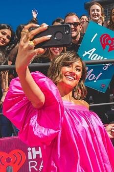 Ini Dia Gaya Agnez Mo Di Ajang International iHeartRadio Music Awards!