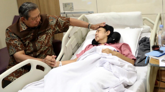 SBY: Ibu Ani Tidak "Happy" Saya Dihina Agum Gumelar