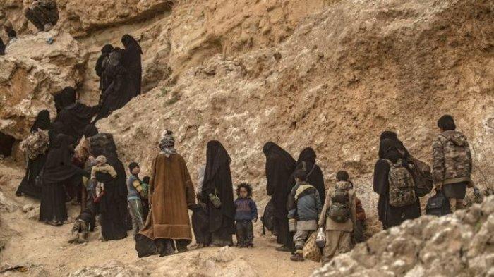 1.300 Anggota ISIS Menterahkan Diri Setelah Kota Baghouz Digempur Habis-habisan