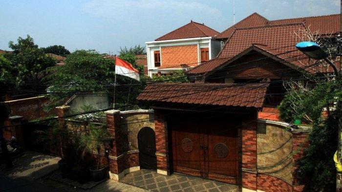 Warga Penasaran Lihat Rumah Romahurmuziy Didatangi Petugas KPK