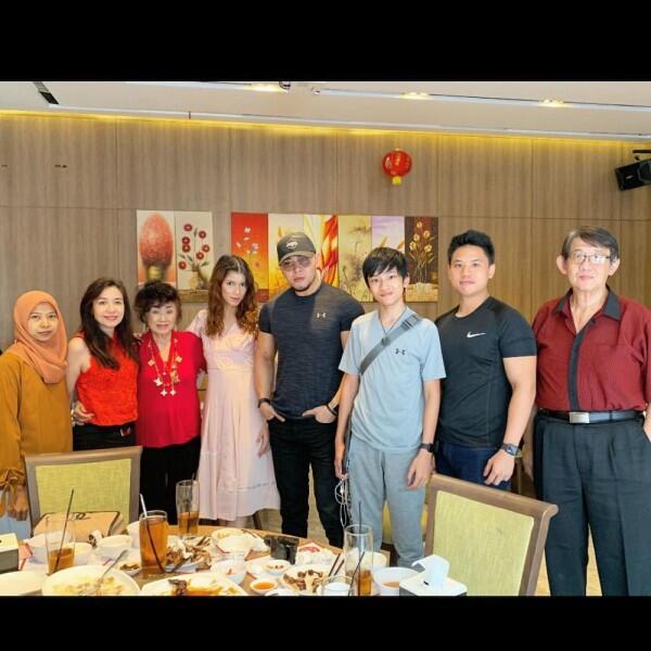 10 Gaya Pacaran Deddy Corbuzier & Sabrina Chairunnisa, So Sweet Deh!