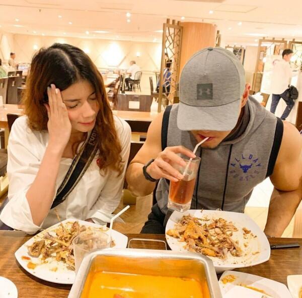 10 Gaya Pacaran Deddy Corbuzier & Sabrina Chairunnisa, So Sweet Deh!