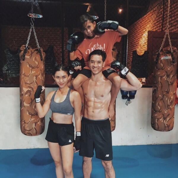 Genap 34 Tahun, 10 Potret Nana Mirdad Awet Muda dengan Body Goals