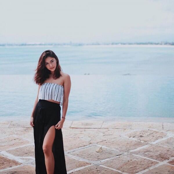 Genap 34 Tahun, 10 Potret Nana Mirdad Awet Muda dengan Body Goals
