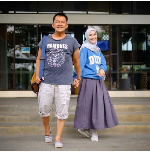 10 Ide Foto Couple ala Artis yang Mudah Ditiru, Gak Harus ke Studio!