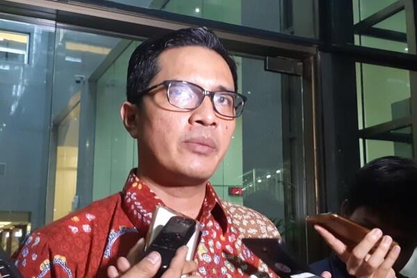 KPK Sita Sejumlah Uang dari OTT Rommy di Jatim
