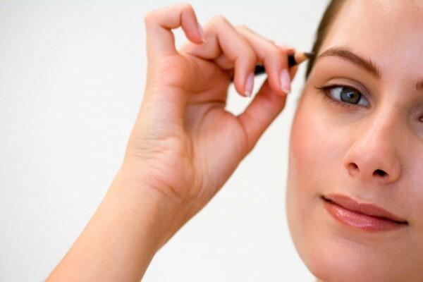 5 Tips Makeup untuk Pemilik Mata Besar Agar Makin Stand Out!