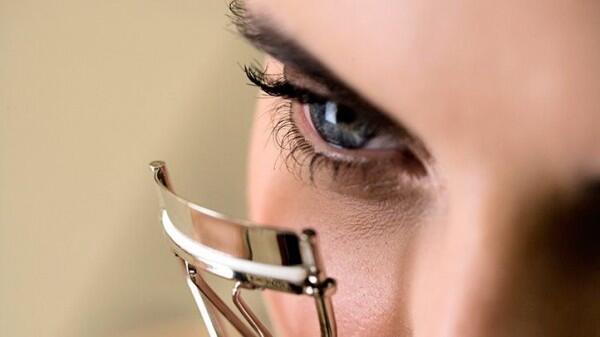 5 Tips Makeup untuk Pemilik Mata Besar Agar Makin Stand Out!