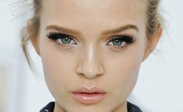 5 Tips Makeup untuk Pemilik Mata Besar Agar Makin Stand Out!